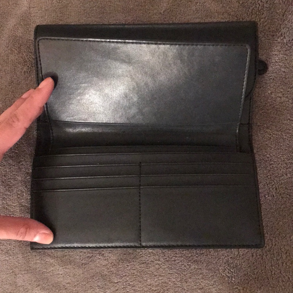 Classic Coach Wallet - Picture 4 of 5